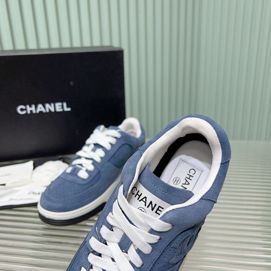 UA Ch*el SNEAKER