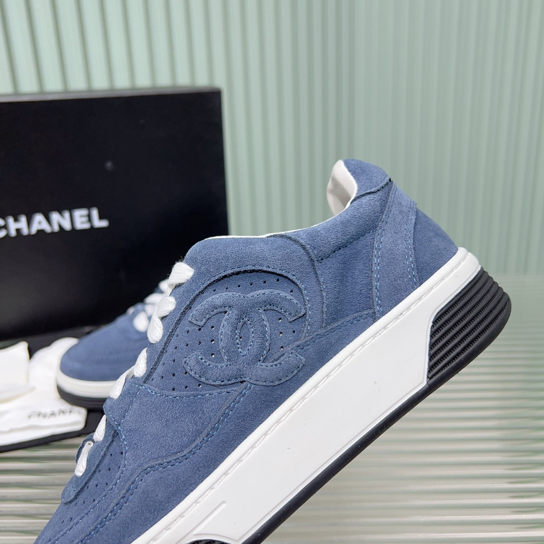 UA Ch*el SNEAKER
