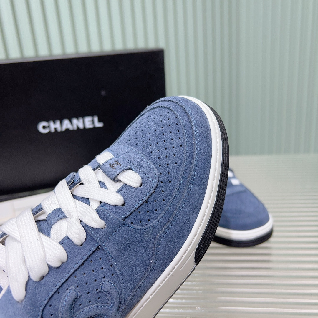 UA Ch*el SNEAKER