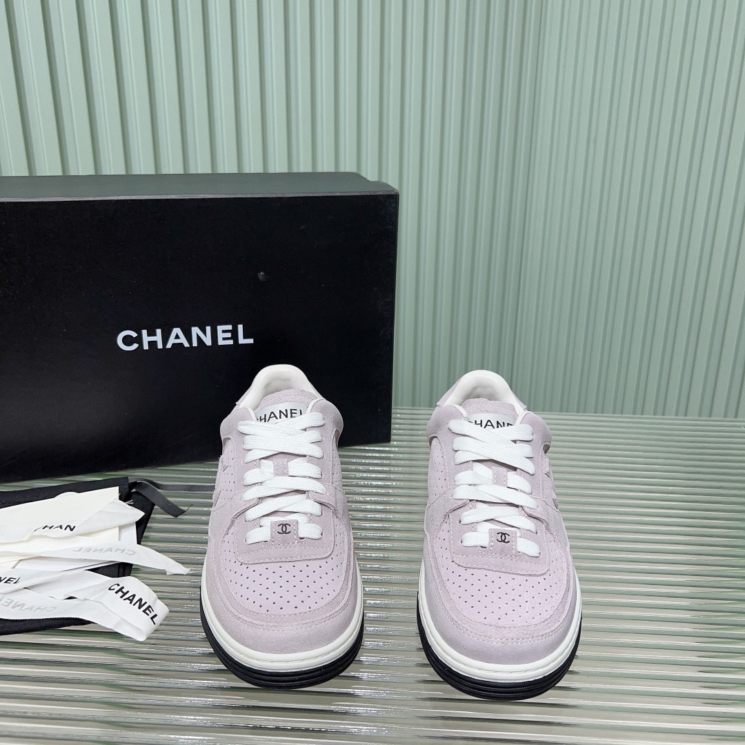 UA Ch*el SNEAKER