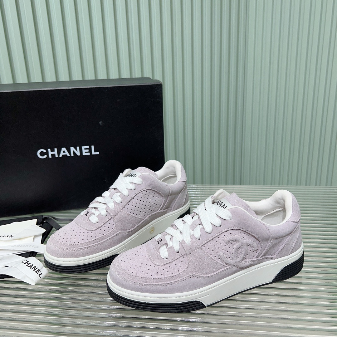 UA Ch*el SNEAKER