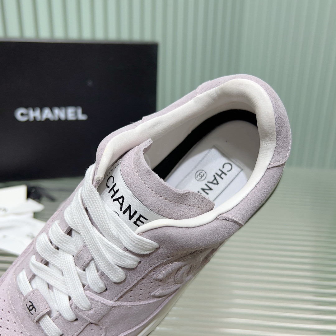 UA Ch*el SNEAKER