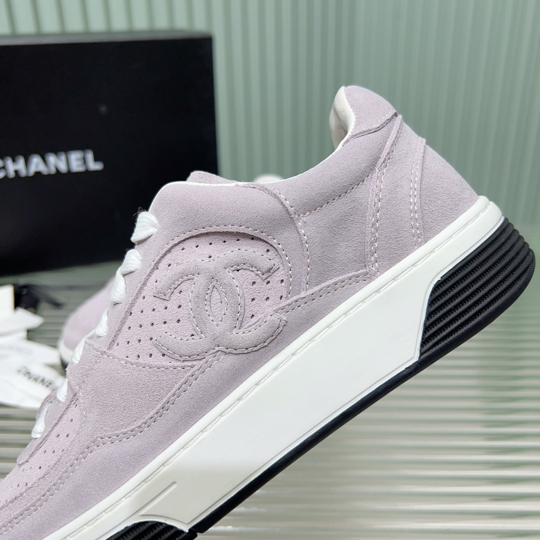UA Ch*el SNEAKER
