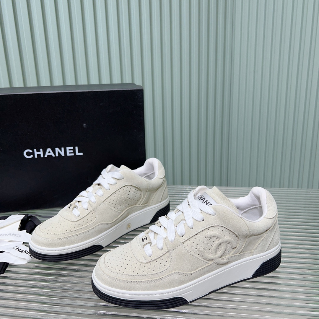 UA Ch*el SNEAKER