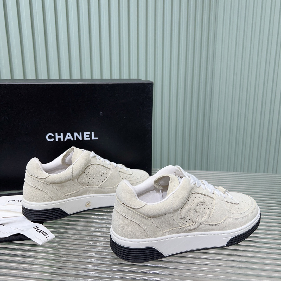 UA Ch*el SNEAKER