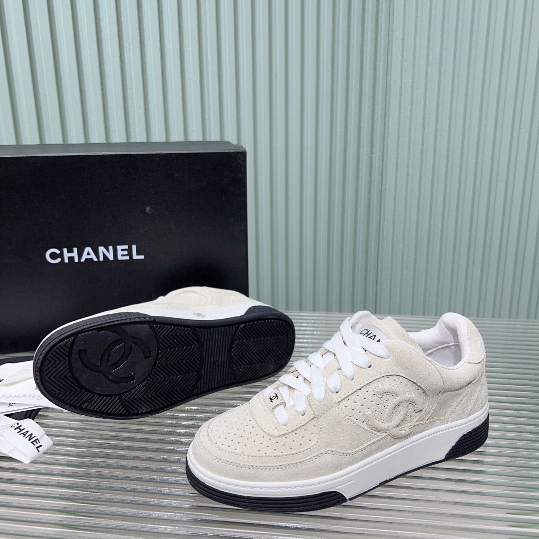 UA Ch*el SNEAKER