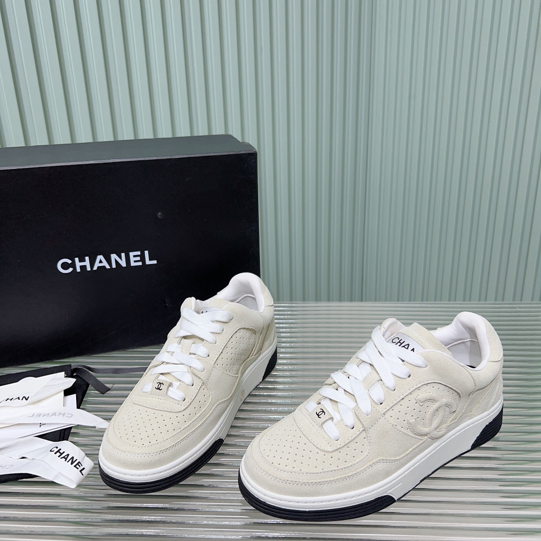 UA Ch*el SNEAKER