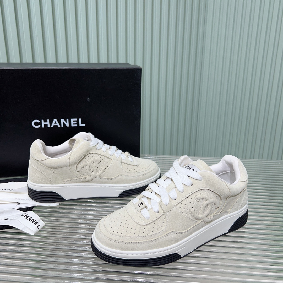 UA Ch*el SNEAKER