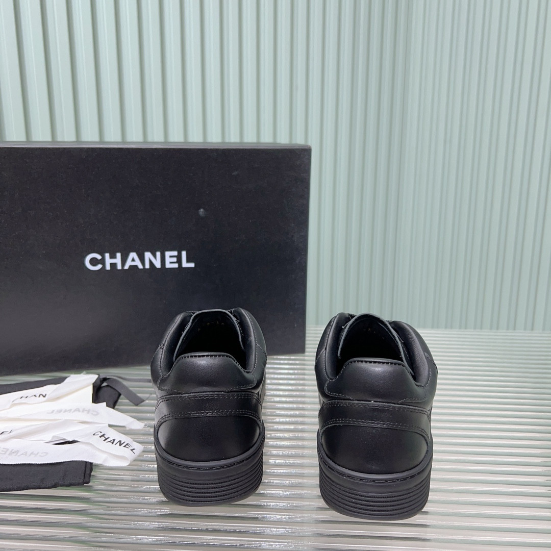 UA Ch*el SNEAKER