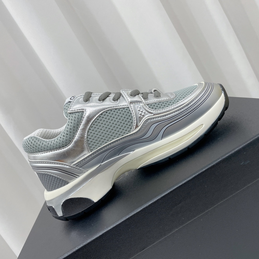 UA Ch*el SNEAKER