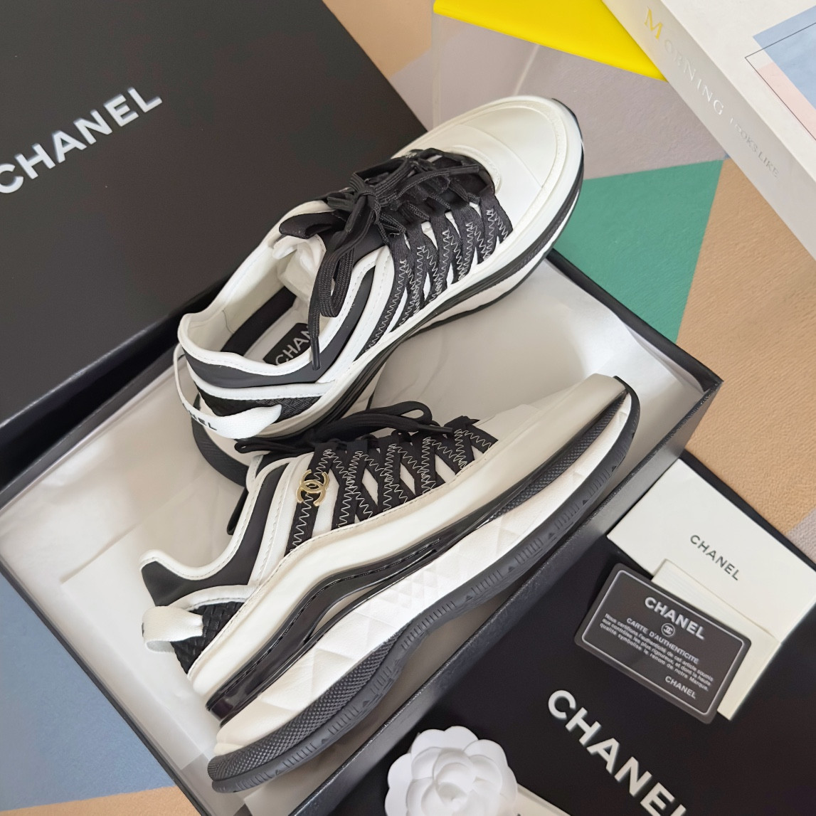 UA Ch*el SNEAKER