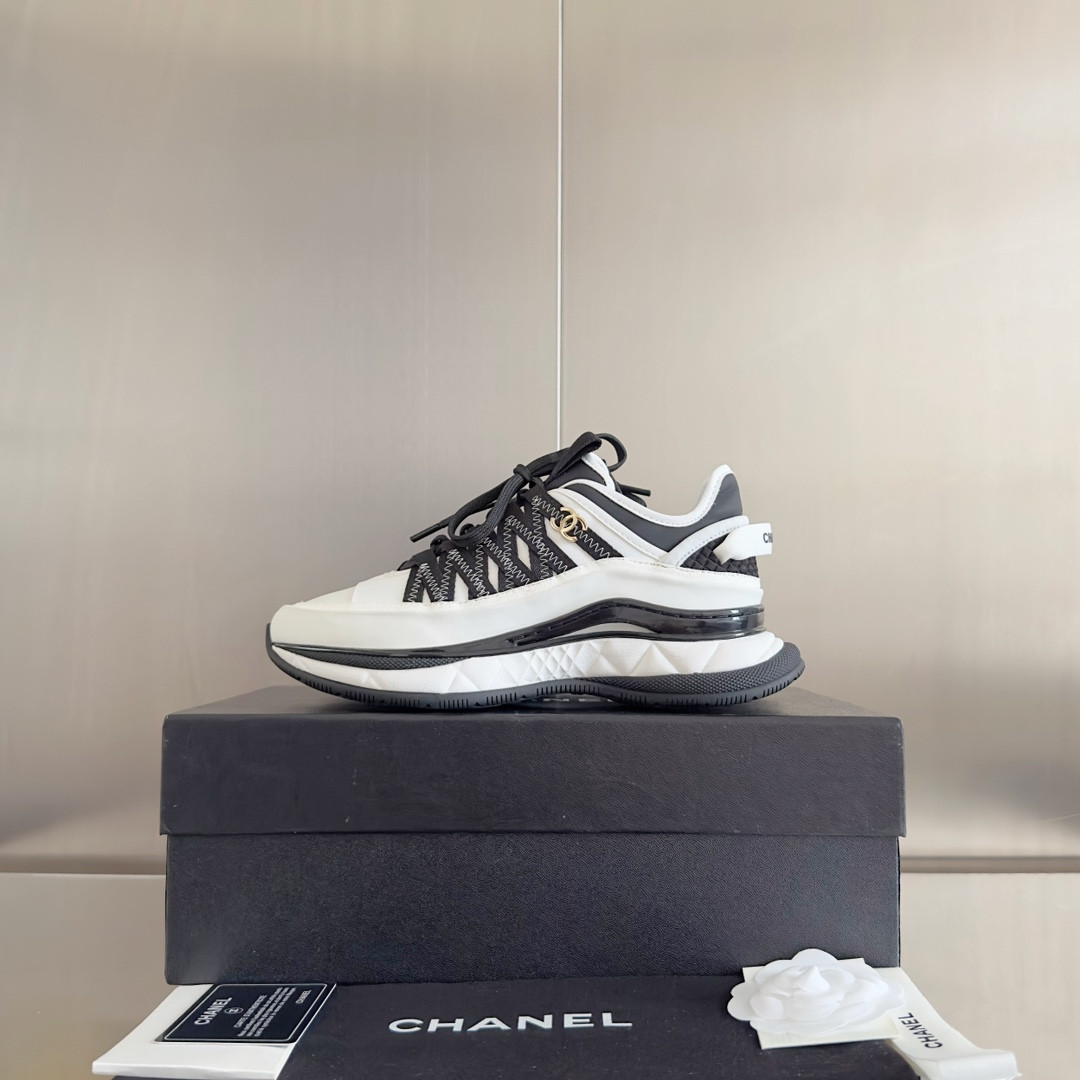 UA Ch*el SNEAKER