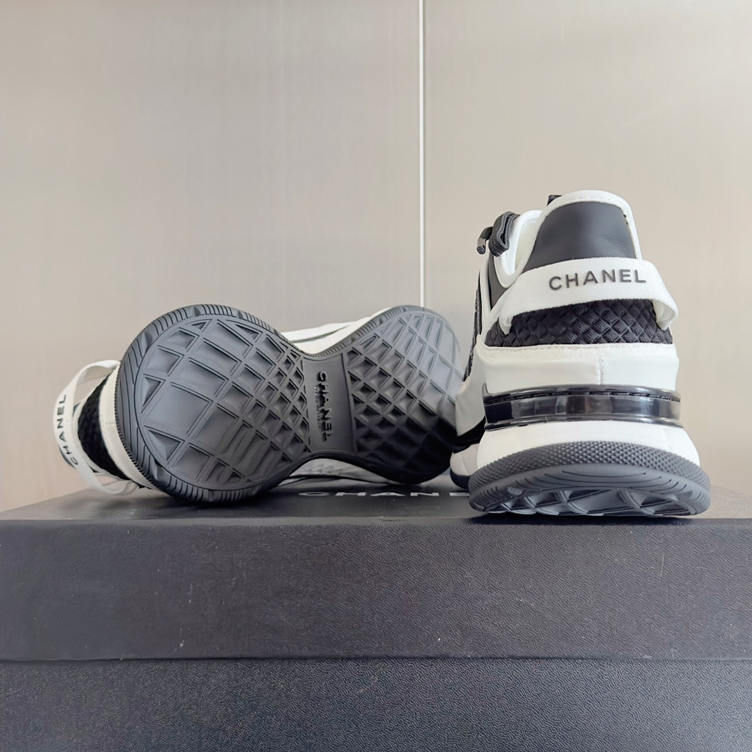 UA Ch*el SNEAKER