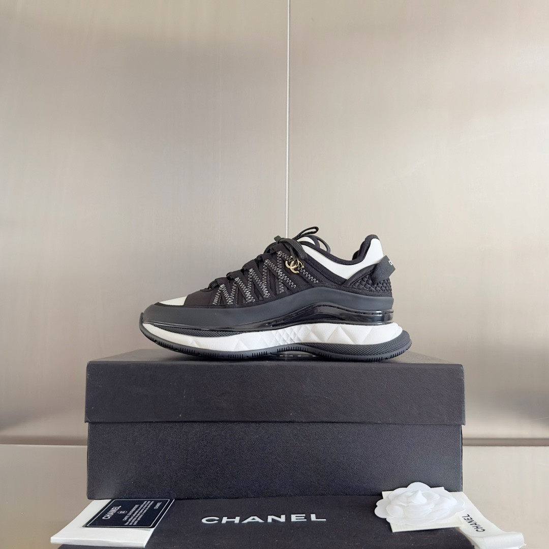 UA Ch*el SNEAKER