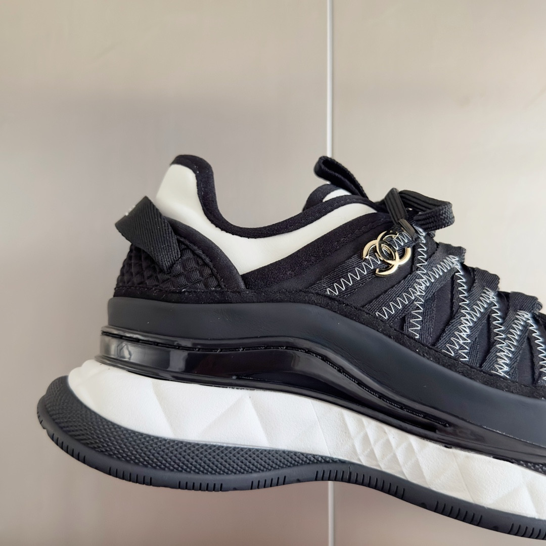 UA Ch*el SNEAKER