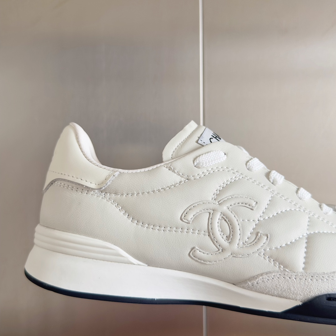 UA Ch*el SNEAKER