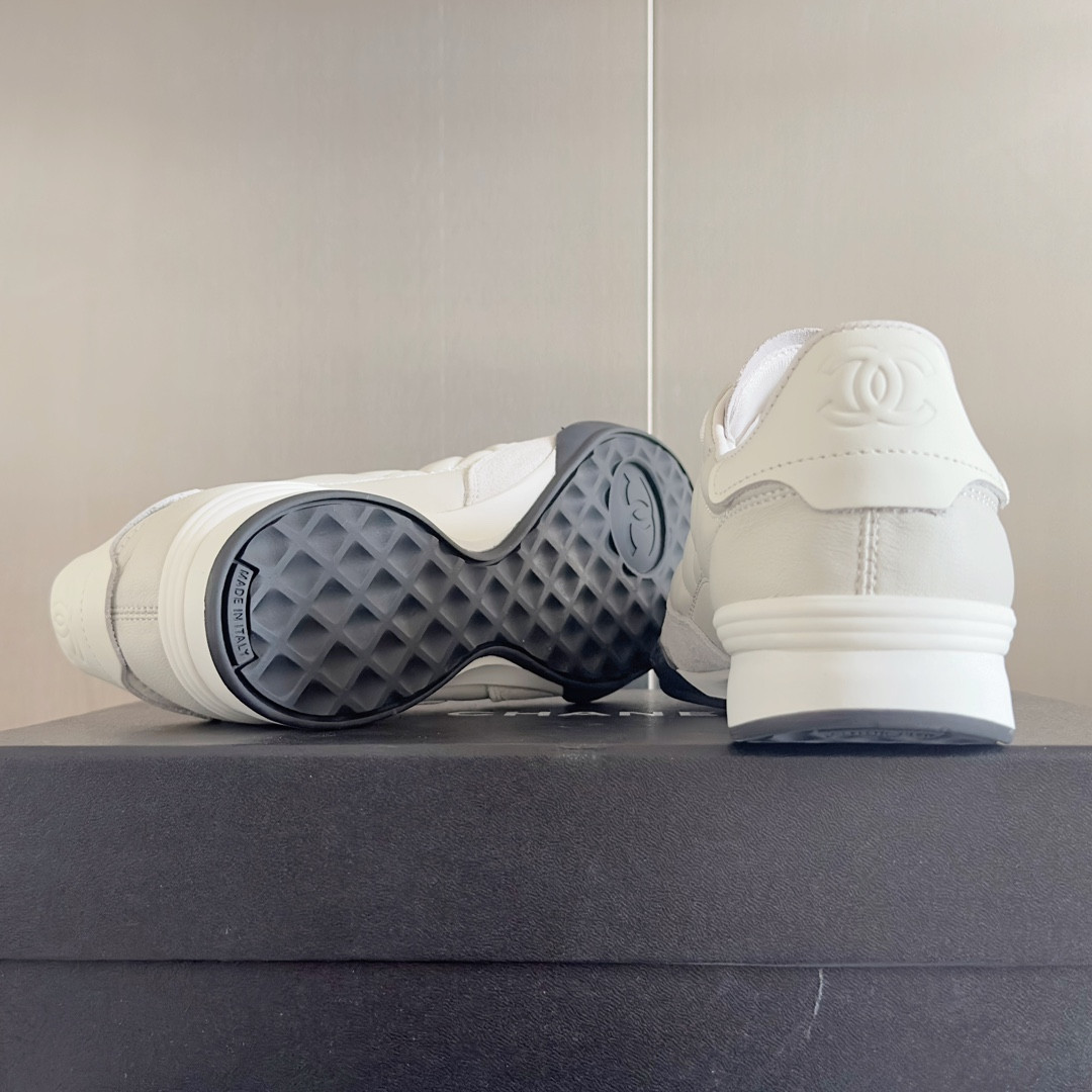 UA Ch*el SNEAKER