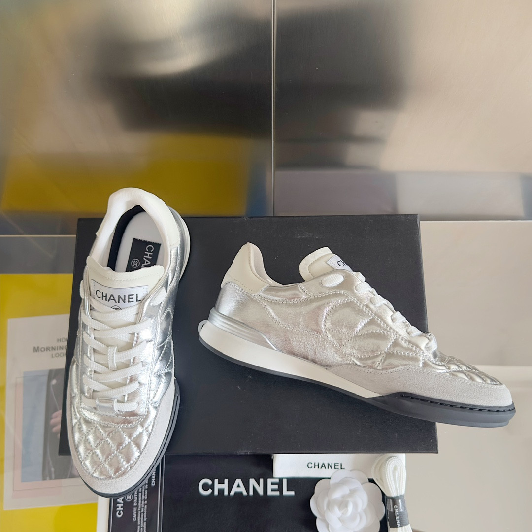 UA Ch*el SNEAKER