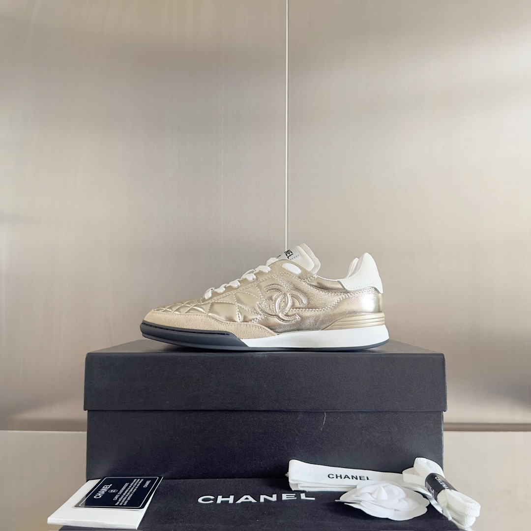 UA Ch*el SNEAKER