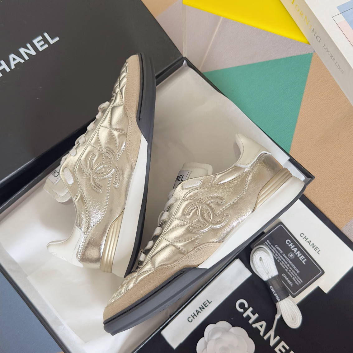 UA Ch*el SNEAKER