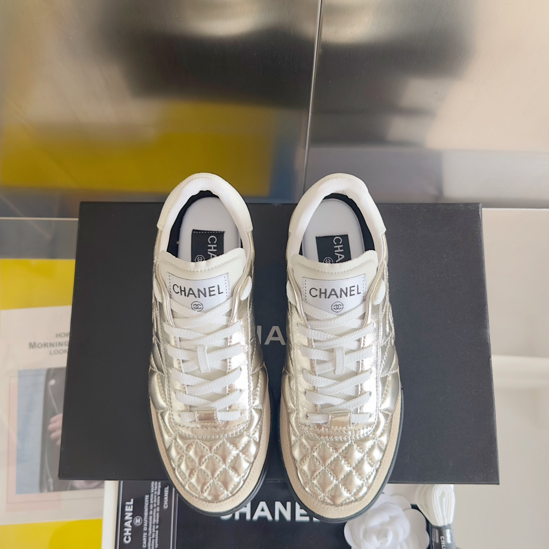 UA Ch*el SNEAKER