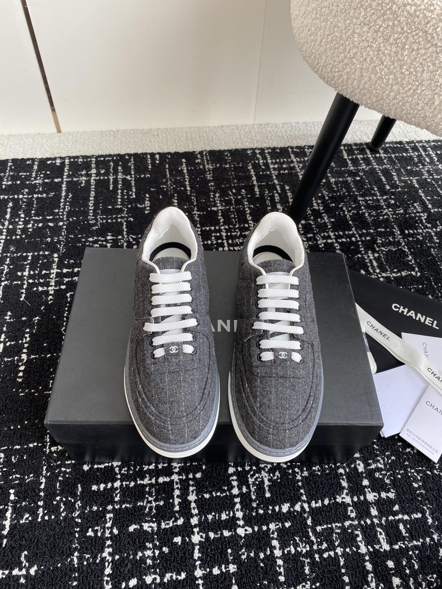 UA Ch*el SNEAKER