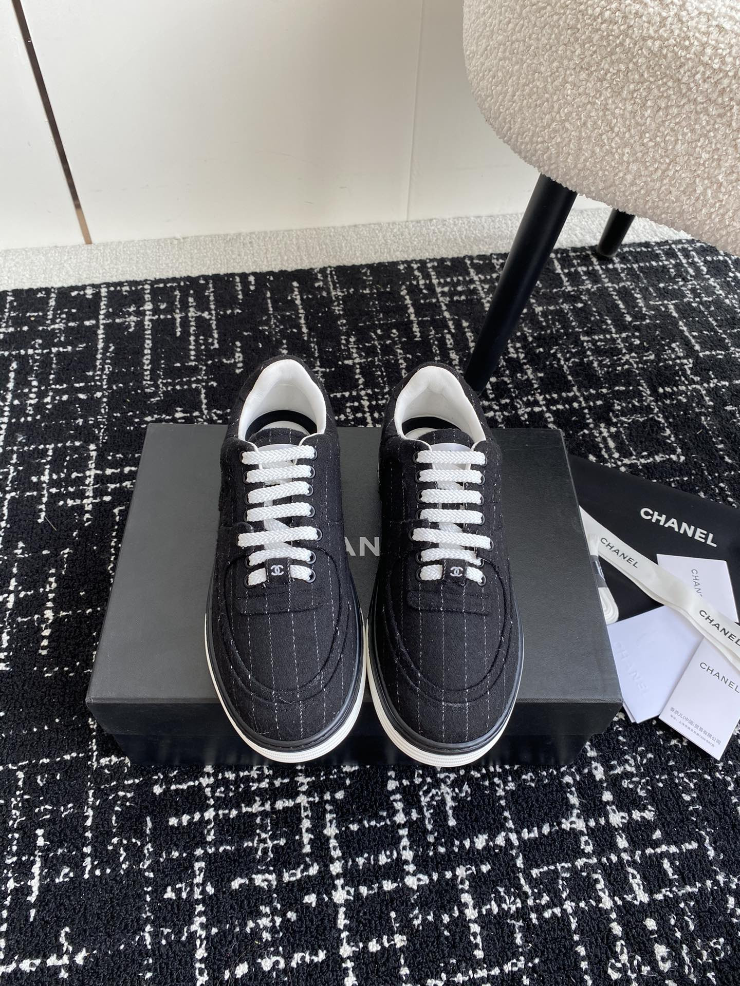 UA Ch*el SNEAKER