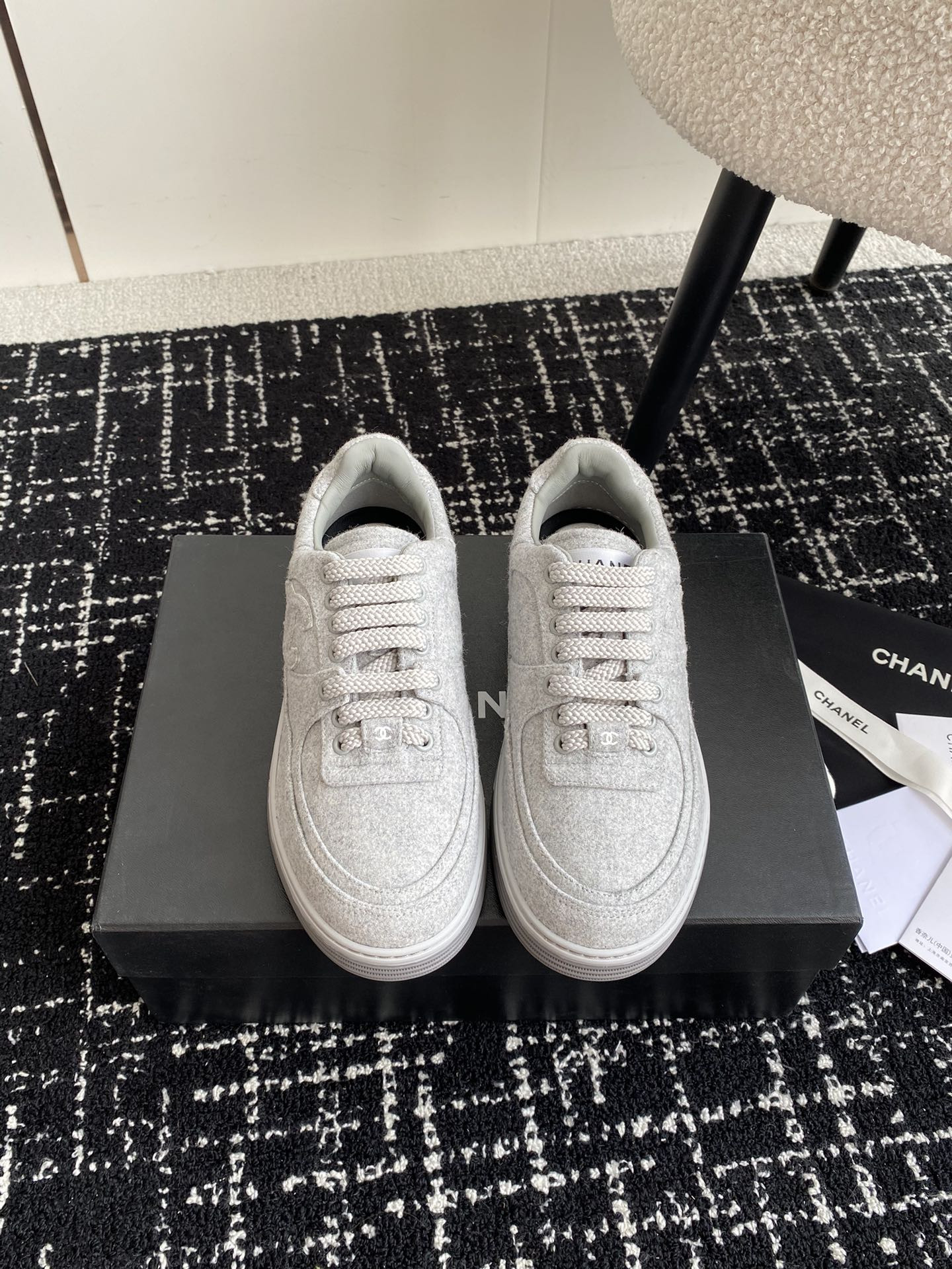 UA Ch*el SNEAKER