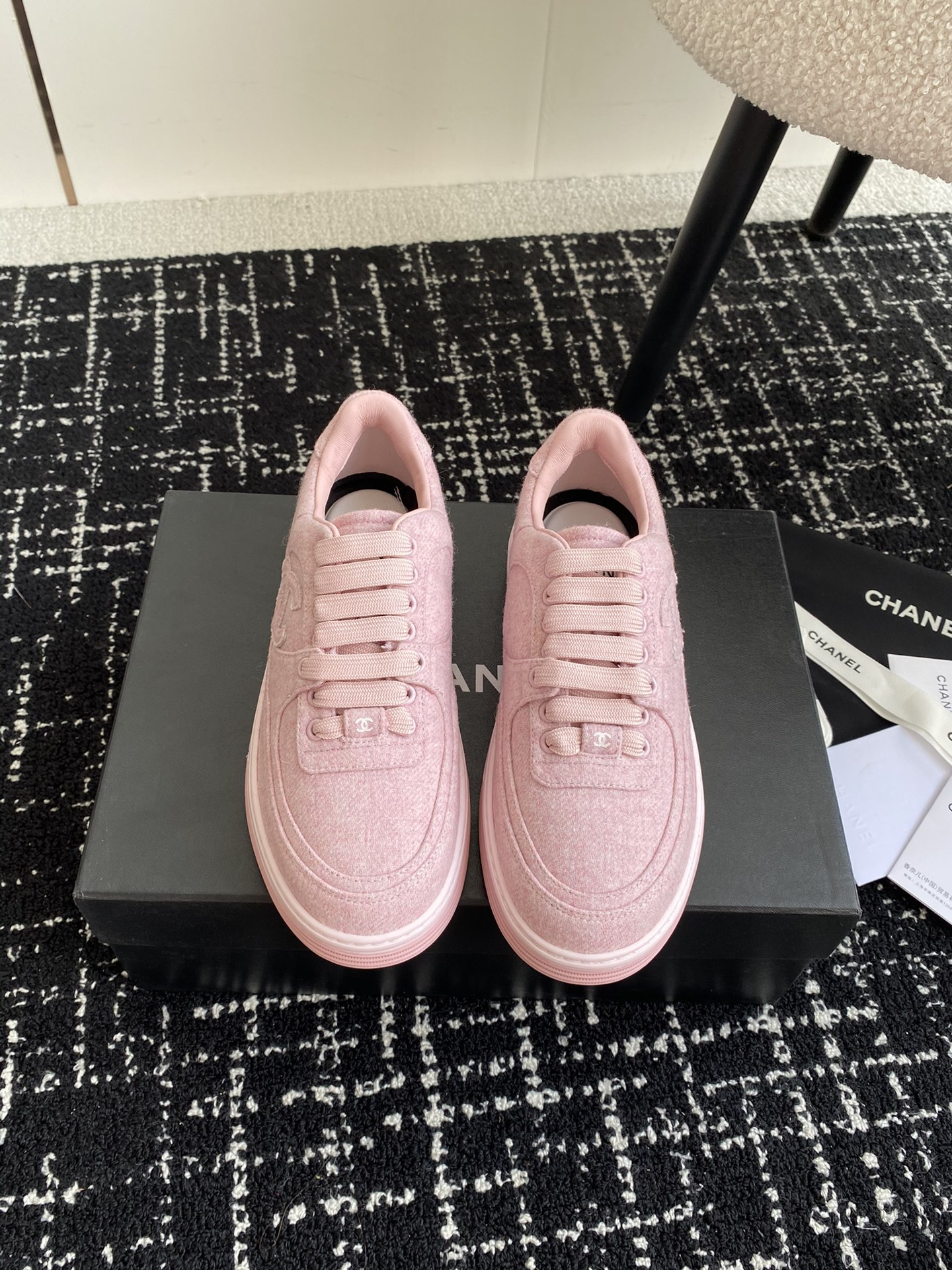 UA Ch*el SNEAKER