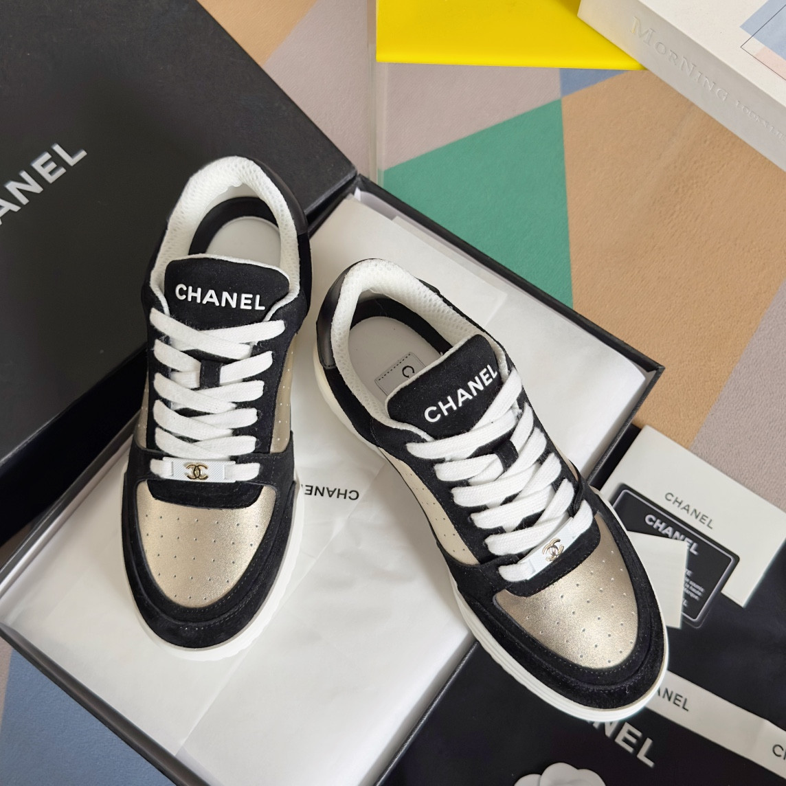 UA Ch*el SNEAKER