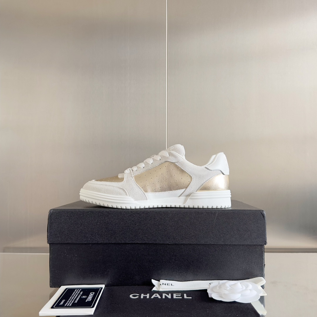 UA Ch*el SNEAKER