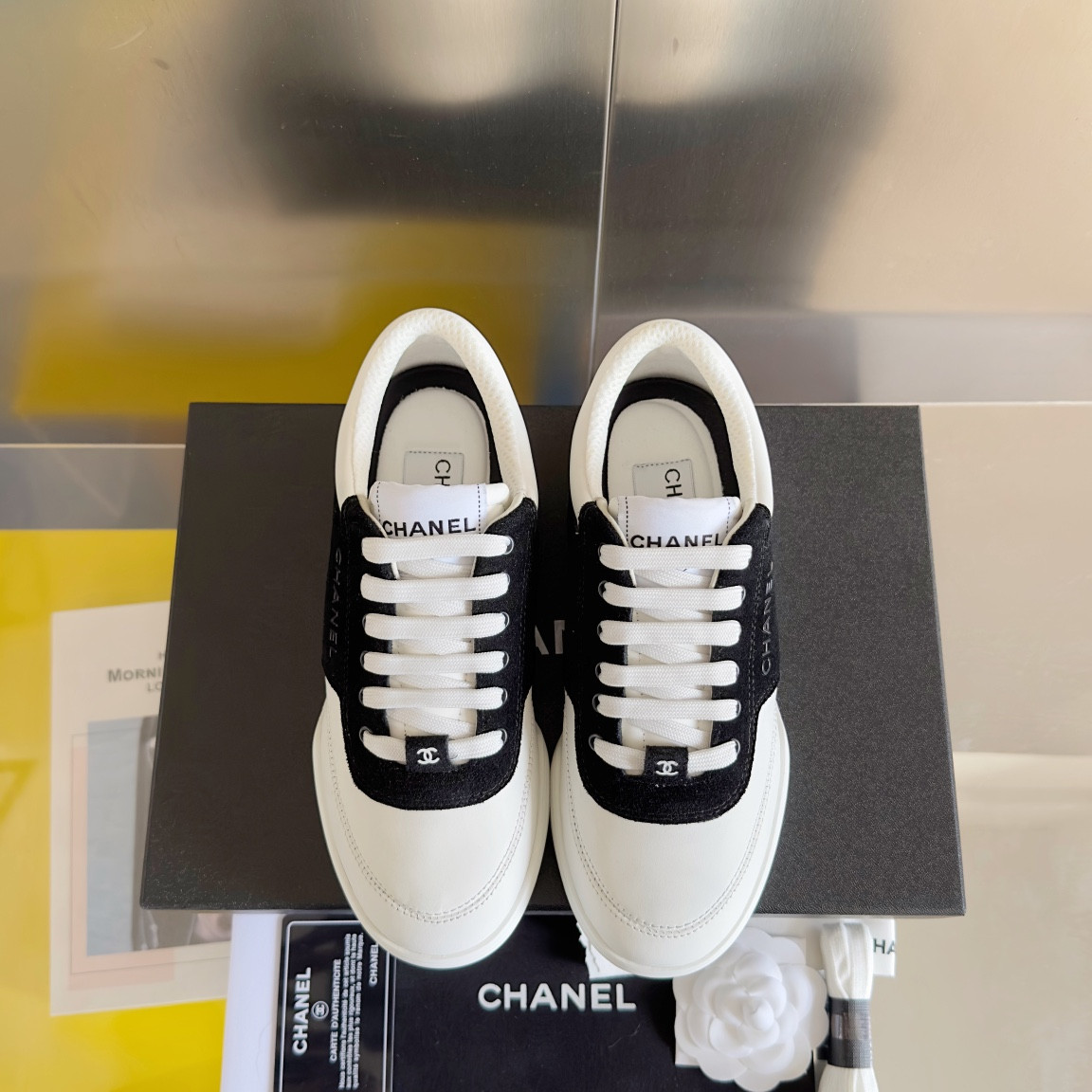 UA Ch*el SNEAKER