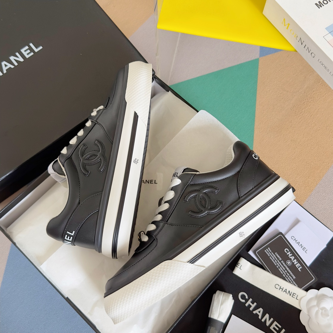UA Ch*el SNEAKER