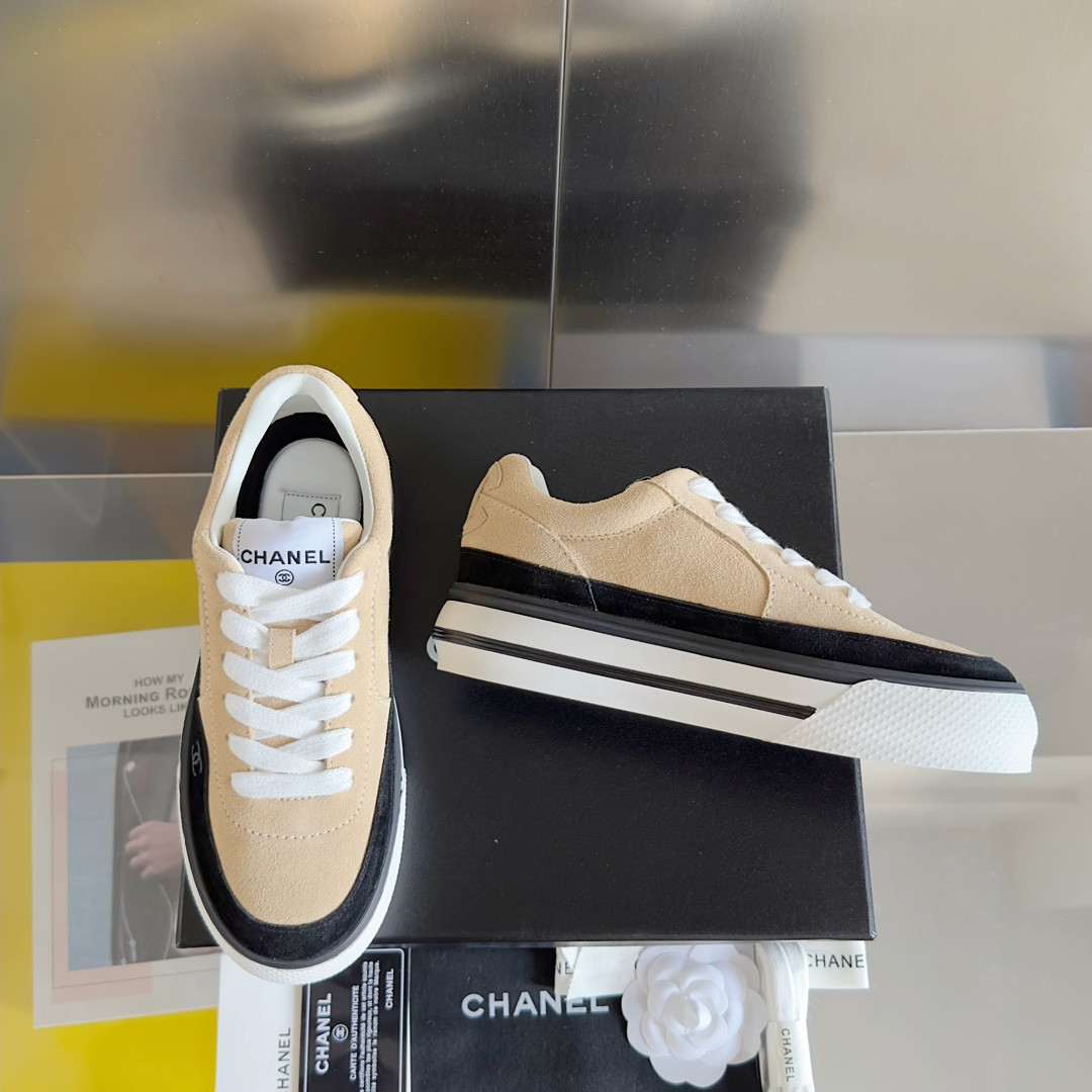 UA Ch*el SNEAKER