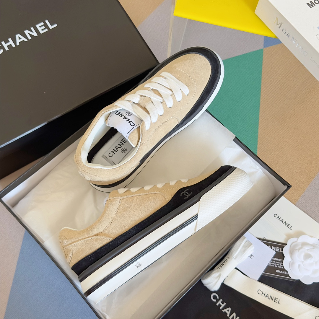 UA Ch*el SNEAKER