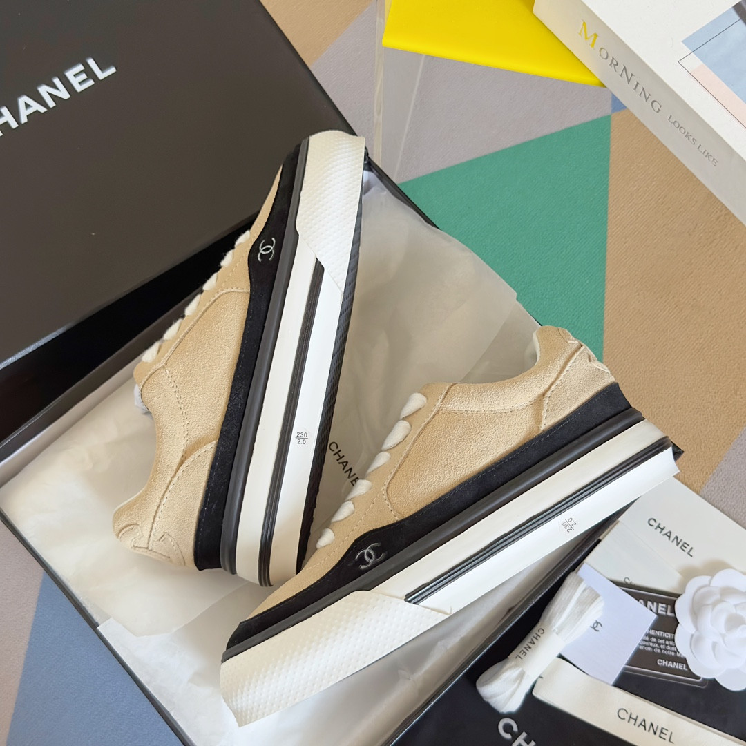 UA Ch*el SNEAKER