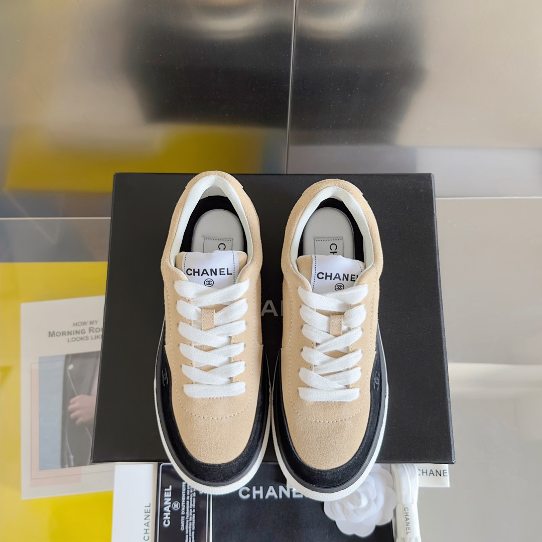 UA Ch*el SNEAKER