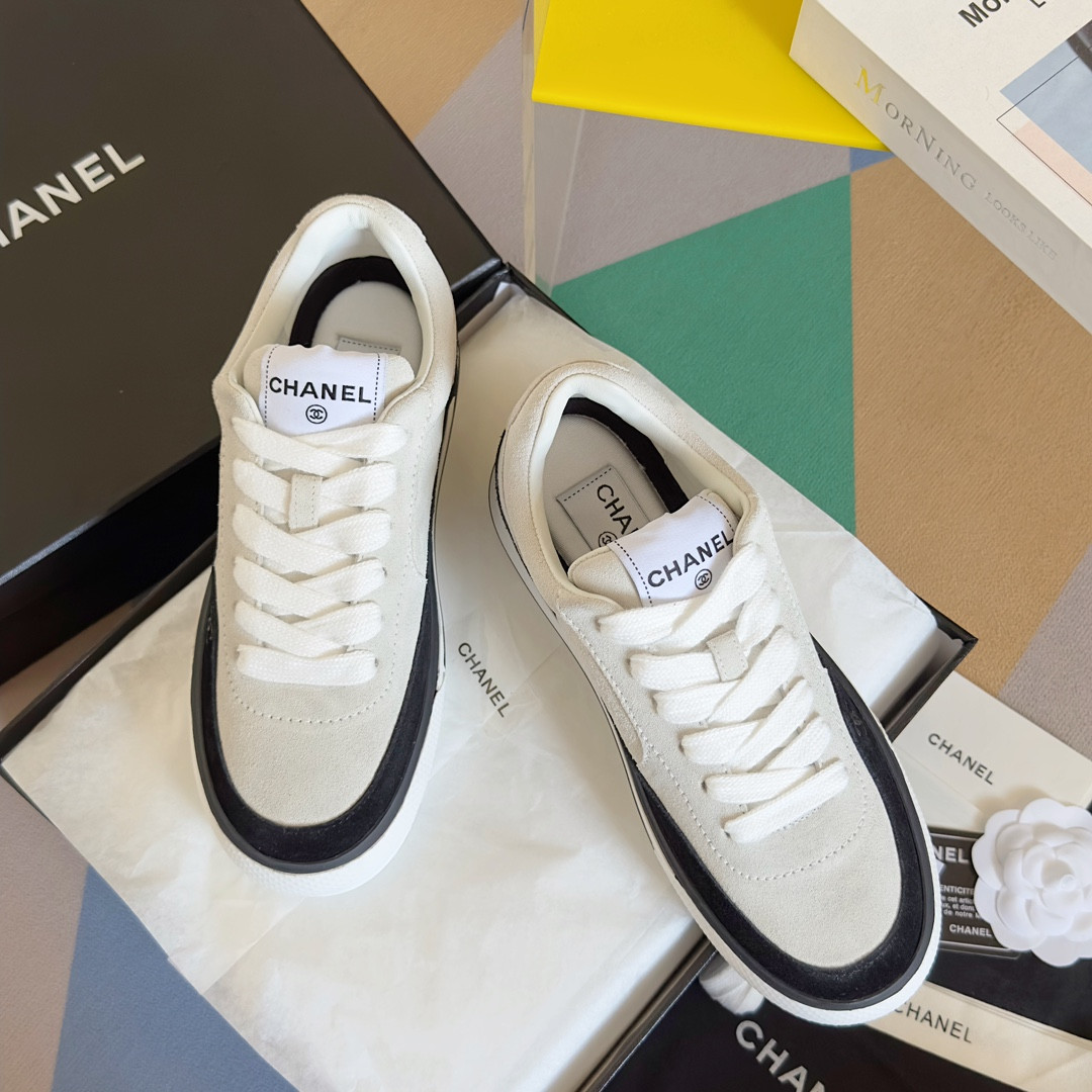 UA Ch*el SNEAKER