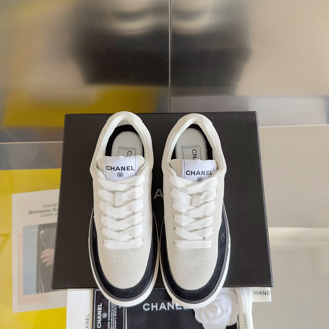 UA Ch*el SNEAKER