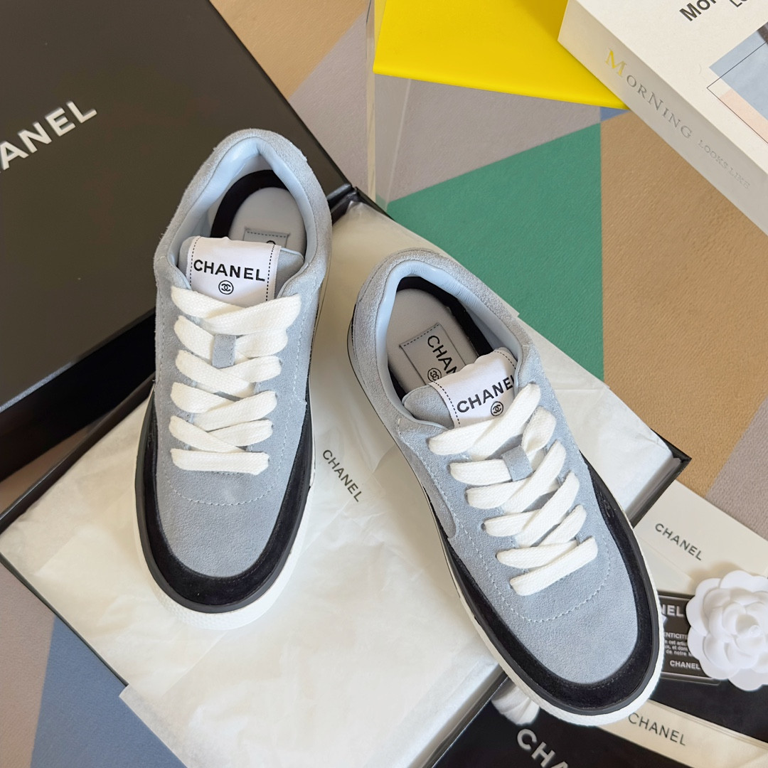UA Ch*el SNEAKER