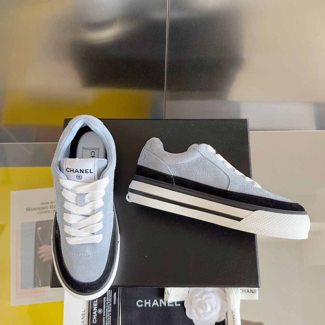 UA Ch*el SNEAKER