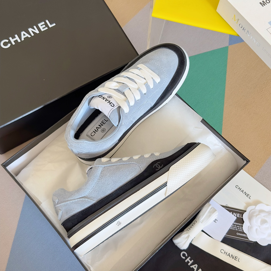 UA Ch*el SNEAKER