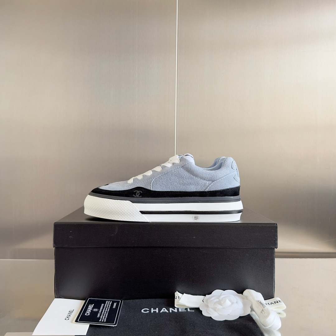 UA Ch*el SNEAKER