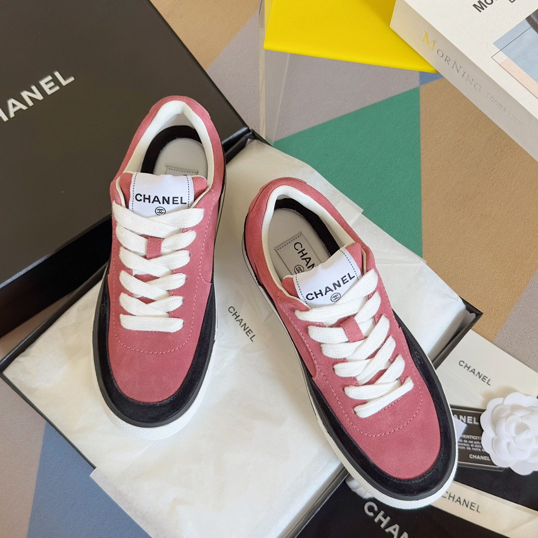 UA Ch*el SNEAKER
