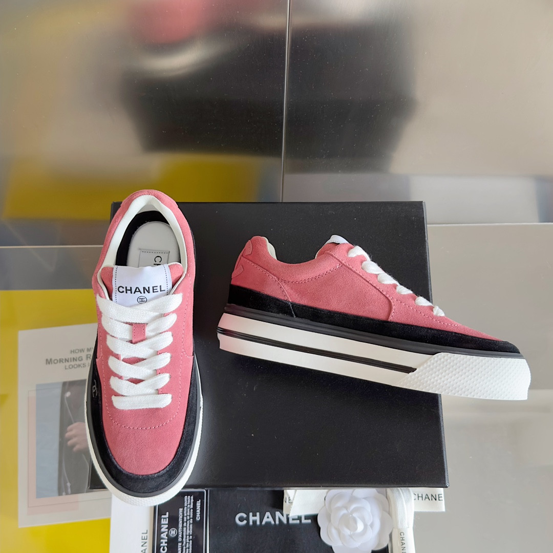 UA Ch*el SNEAKER