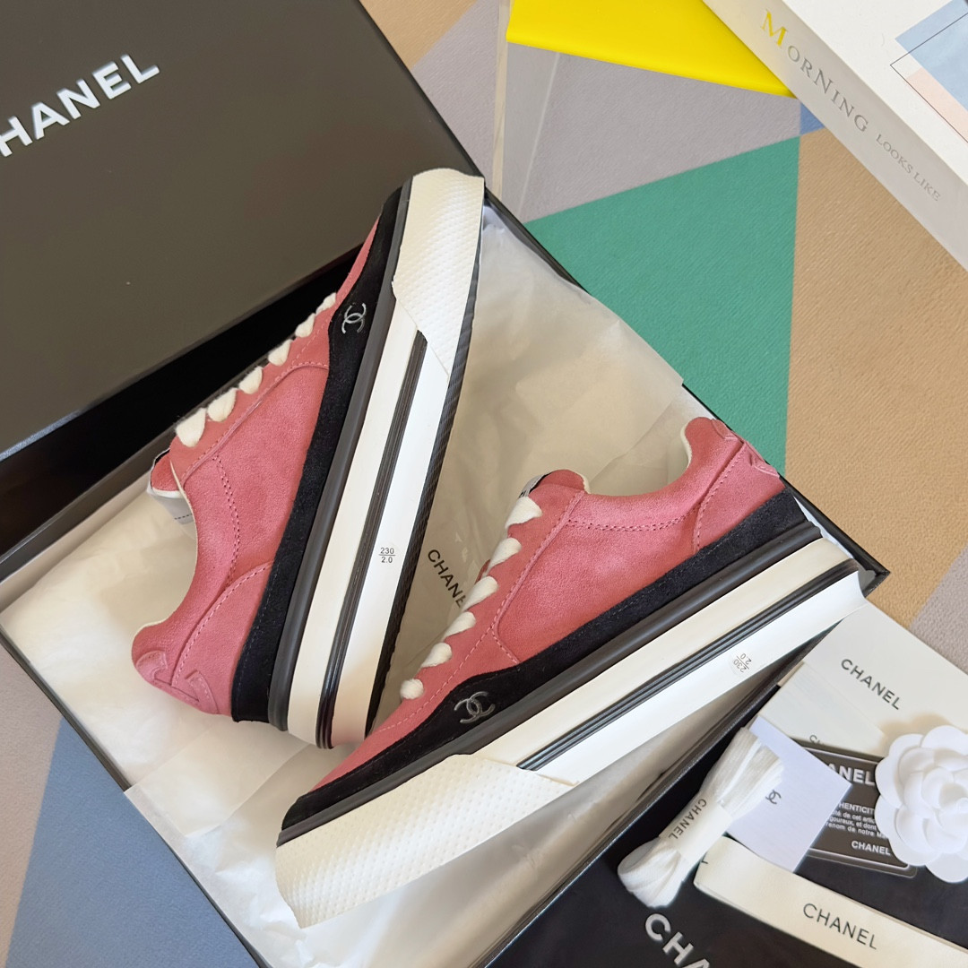 UA Ch*el SNEAKER