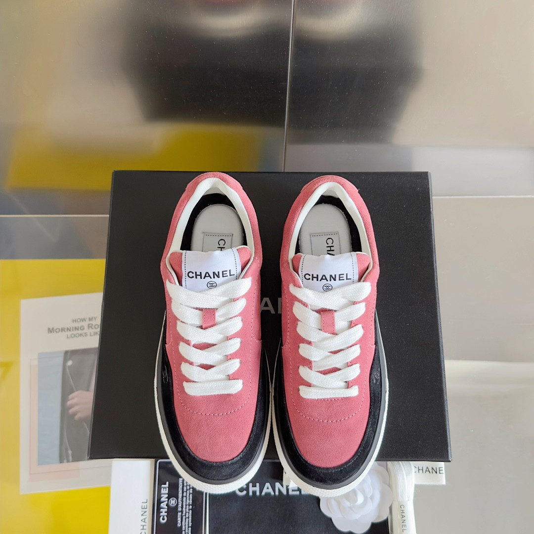 UA Ch*el SNEAKER