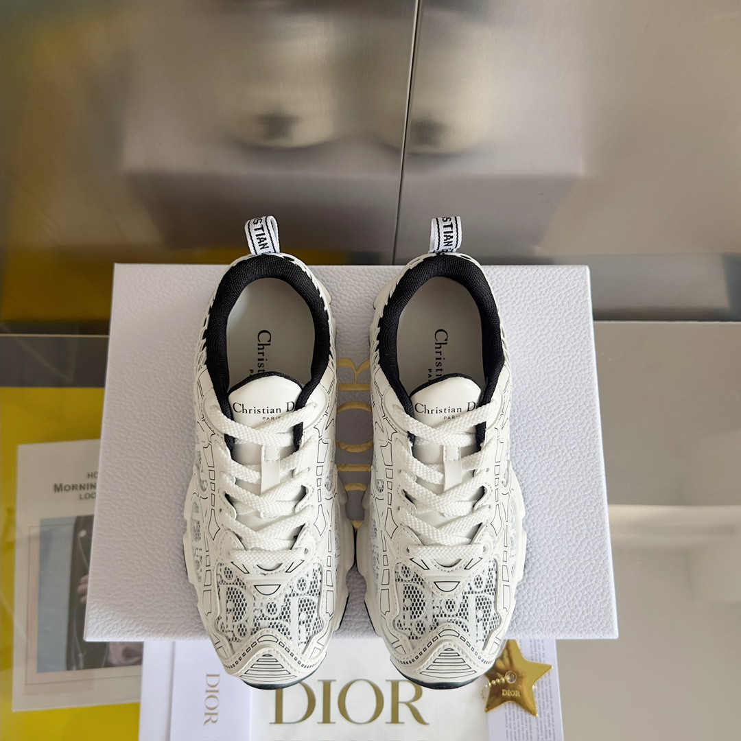 UA D*0r Vibe Sneaker