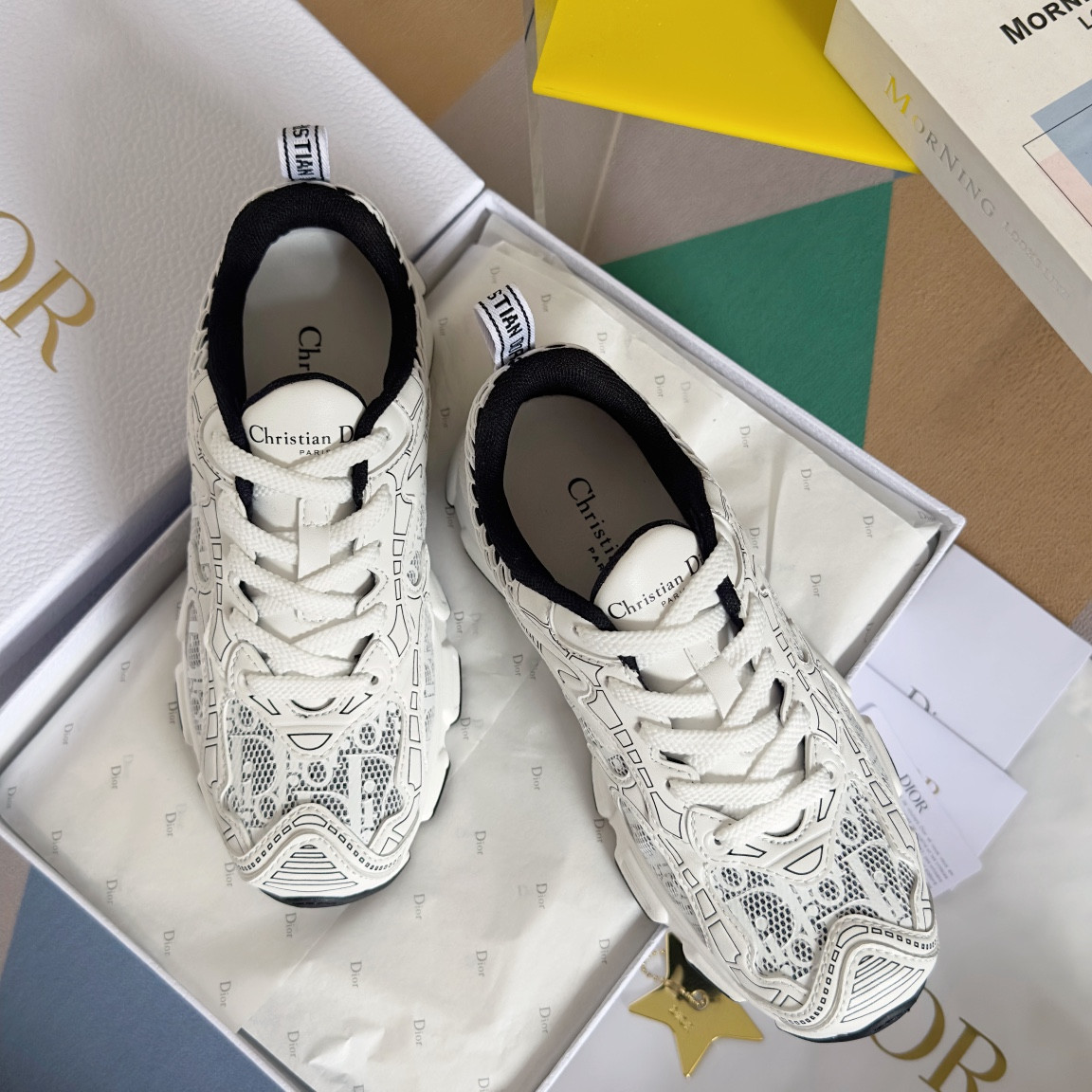 UA D*0r Vibe Sneaker