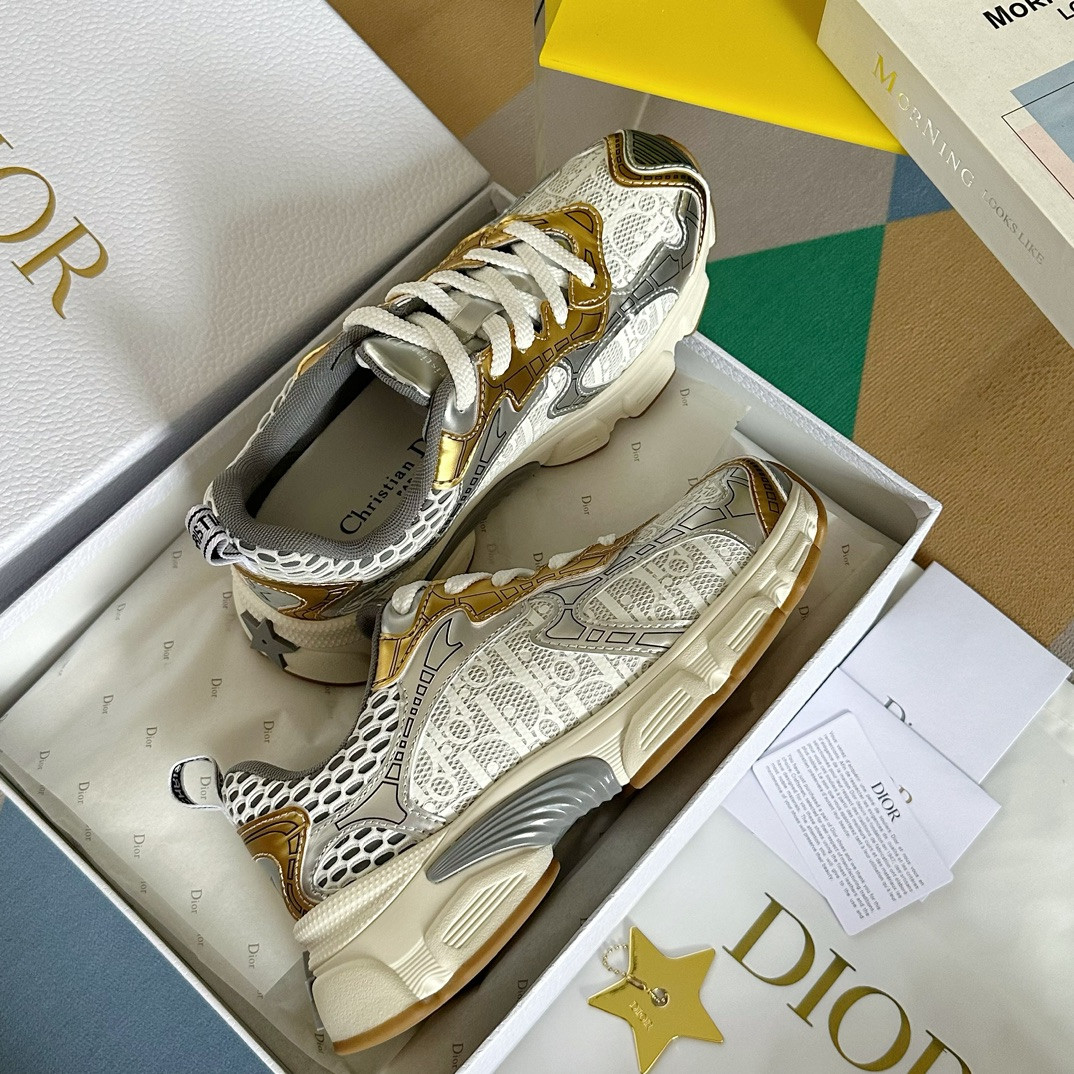 UA D*0r Vibe Sneaker